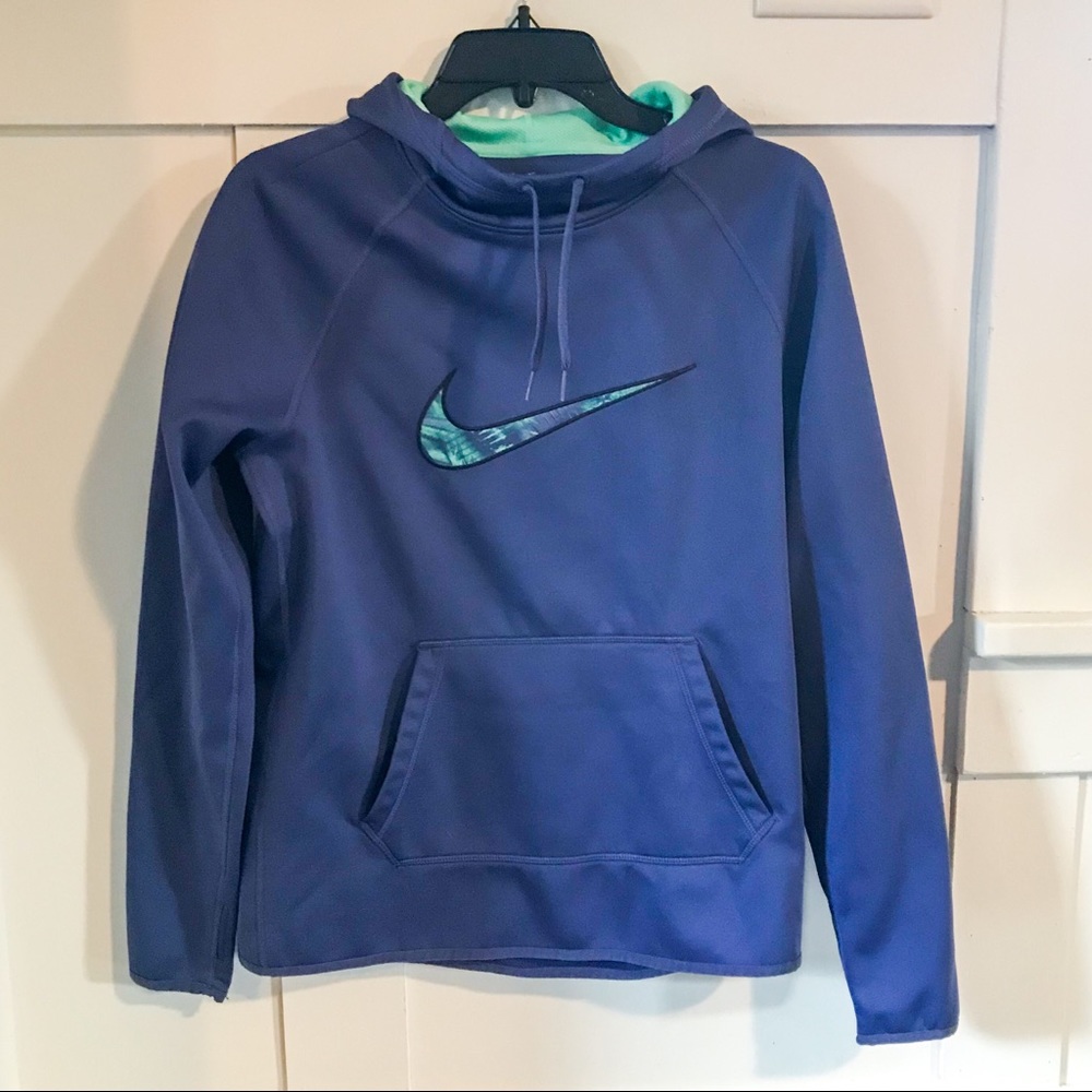 Women’s Nike Sweatshirt